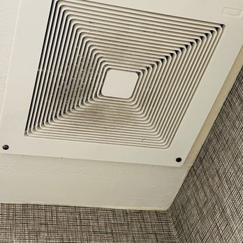 Hilton Phoenix Tapatio Cliffs Resort - Dirty air vent. - Hotels Near Me - Phoenix, Arizona