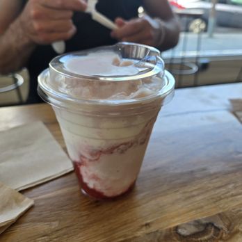 Anko - Strawberry smoothie - Desserts Near Me - Los Angeles, California