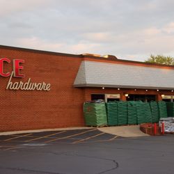 Ziegler's Ace - Elgin East - Barricaded during the June 2020 George Floyd protests