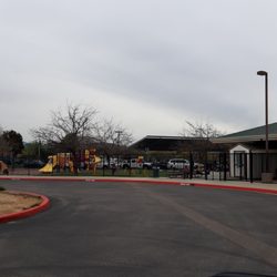 Bostonia Elementary School - Kindergarten students at recess