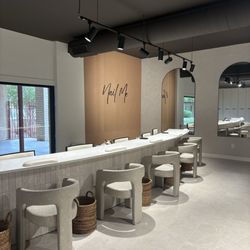 Revive Beauty Spa - Nail bar