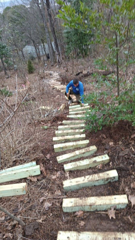 LANDSCAPING, TREE TRIMMING & MULCHING Pelham, Alabama 12 Photos