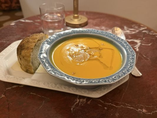 Red Room Bar by null