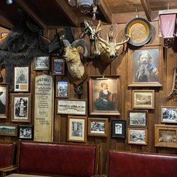 Saloon No 10 - Decor in bar area