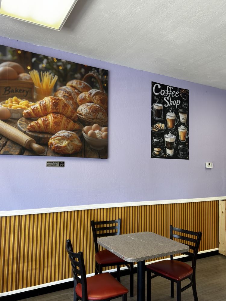 Fluffl Bakery & Cafe Logo