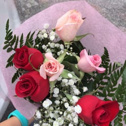 Not something I would consider as a beautiful arrangement: no staggering of the different colored roses or the babies breath Not something I would consider as a beautiful arrangement: no staggering of the different colored roses or the babies breath
