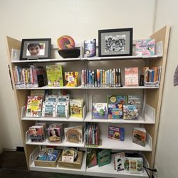 Bret Harte Neighborhood Library - Section