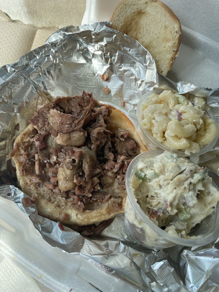 Truckers Smokehouse & Deli Logo