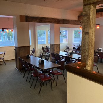 JC's Pizzaria - Lots of seating - Pizza Near Me - Keizer, Oregon