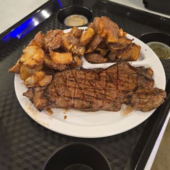 Franklin Street Social - Steak plate - Food Court Near Me - Red Lion, Pennsylvania Franklin Street Social - Steak plate - Food Court Near Me - Red Lion, Pennsylvania