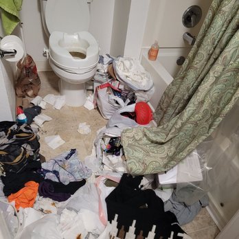 Zoom Excel - This is a lots of trash, clothes extetra - Office Cleaning Near Me Zoom Excel - This is a lots of trash, clothes extetra - Office Cleaning Near Me