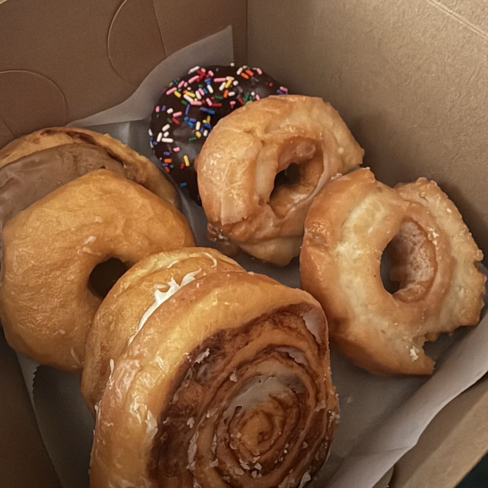 Potter's Bakery - Cinnamon roll, sour cream, glazed, sprinkles and maple iced cinnamon roll. - Bakeries Near Me - Traverse City, Michigan Potter's Bakery - Cinnamon roll, sour cream, glazed, sprinkles and maple iced cinnamon roll. - Bakeries Near Me - Traverse City, Michigan
