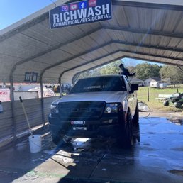 Exterior photo of Rich Wash Exterior photo of Rich Wash