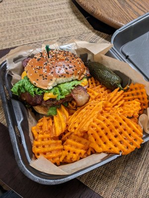 B&W Burgers, Buns & Brews by null