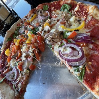 Billy Bricks - Naperville - Very Veggie Pizza - Pizza Near Me - Naperville, Illinois