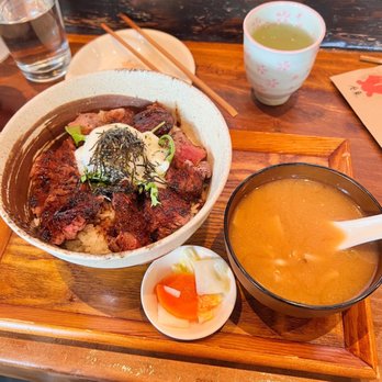 Kingyo - Beef Tenderloin Steak Bowl - Japanese Near Me - Vancouver, British Columbia Kingyo - Beef Tenderloin Steak Bowl - Japanese Near Me - Vancouver, British Columbia