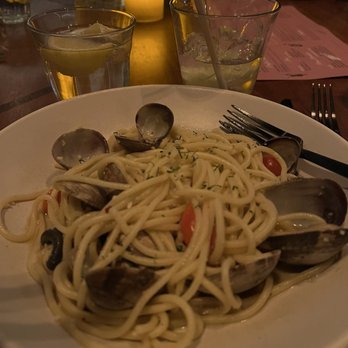 Kassi Beach - Clam pasta & tequila - Italian Near Me - Las Vegas, Nevada