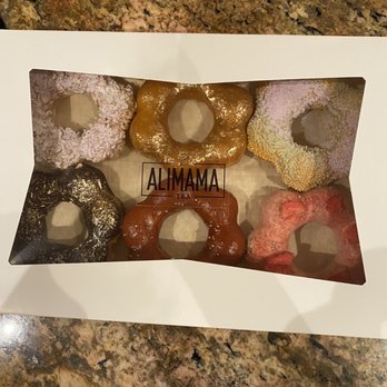 AlimamaTea - Pretty box nice presentation. - Desserts Near Me - New York, New York