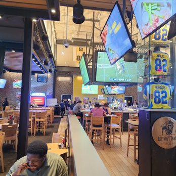 Buffalo Wild Wings - Chicken Wings Near Me - Boynton Beach, Florida