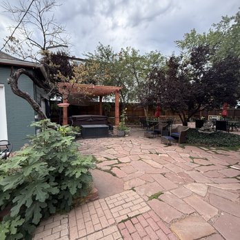 Flora House Denver - Patio with hot tub - Bed & Breakfast Near Me - Denver, Colorado