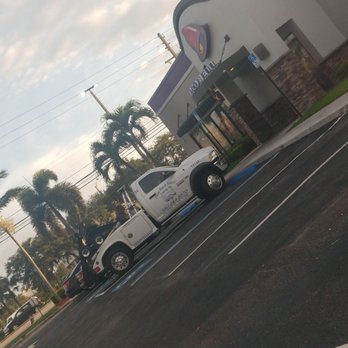 Palm Beach Finest Towing - Parked in handicap spots w/cars in spot nice - Towing Near Me - West Palm Beach, Florida Palm Beach Finest Towing - Parked in handicap spots w/cars in spot nice - Towing Near Me - West Palm Beach, Florida