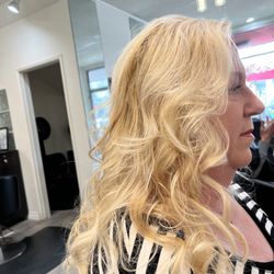 Seaside Salon - Blonde on Blonde