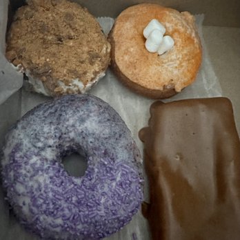Voodoo Doughnut - Butterfinger, Grape Ape, Tang & Maple - Bakeries Near Me - Orlando, Florida Voodoo Doughnut - Butterfinger, Grape Ape, Tang & Maple - Bakeries Near Me - Orlando, Florida