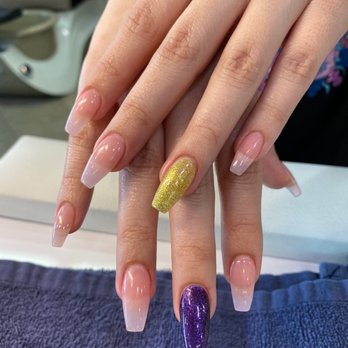 Rex Nails - My 2, 8 nails RIP to those all lost in that tragic helicopter crash - Nail Salons Near Me - Long Beach, California Rex Nails - My 2, 8 nails RIP to those all lost in that tragic helicopter crash - Nail Salons Near Me - Long Beach, California