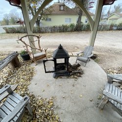 The Leaky Pot Cafe - Patio