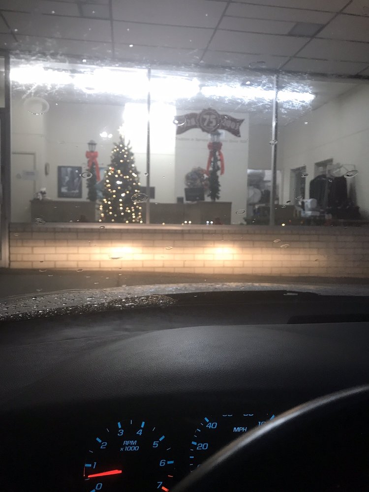 ETOWN LAUNDRY & CLEANERS Updated July 2024 622 W Poplar St