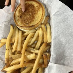 Catfish Charlie's - Kids grill cheese