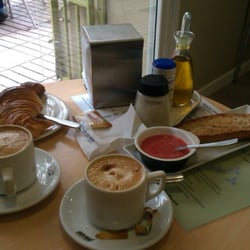 Tres Semillas - Dos desayunos completos: café, pieza de bollería o tostada y zumo... ¡Marchando!