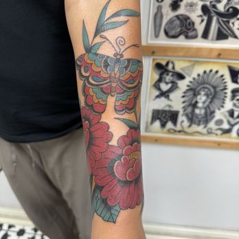 Mania Tattoos - Tattoo Near Me - Milwaukee, Wisconsin Mania Tattoos - Tattoo Near Me - Milwaukee, Wisconsin