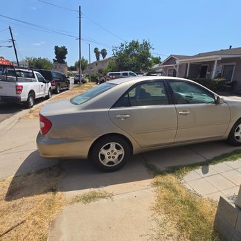 Amys Towing - How Amy's Tow drops disabled cars blocking sidewalk. - Towing Near Me - San Diego, California Amys Towing - How Amy's Tow drops disabled cars blocking sidewalk. - Towing Near Me - San Diego, California