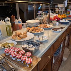 Hotel Kinsley - Continental breakfast