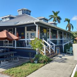 Arts & Eats Café