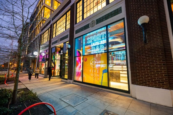 Five Iron Golf - wedding in Seattle, WA