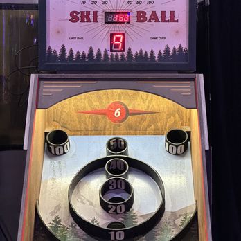 Kringle's Filling Station - Skiball - Kids Activities Near Me - Seattle, Washington