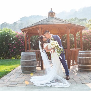 Elliston Vineyards - Wineries Near Me - Sunol, California