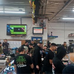 Crispy Critters Hobby Shop - Crowds on race day