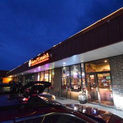 Sam & Louie's Italian Restaurant & New York Pizzeria