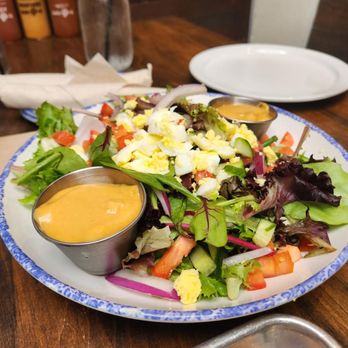 Poogan's Smokehouse - Smokehouse salad - Southern Near Me - Charleston, South Carolina Poogan's Smokehouse - Smokehouse salad - Southern Near Me - Charleston, South Carolina