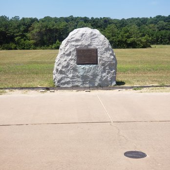Wright Brothers National Memorial - Landmarks & Historical Buildings Near Me - Kill Devil Hills, North Carolina