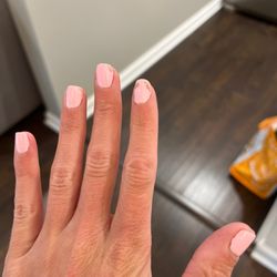 Luss Nail Bar - Amherst - Chipping less than 24 hours from the manicure