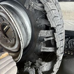 SS Tire Shop - Didn't even last 5 hour don't recommend going