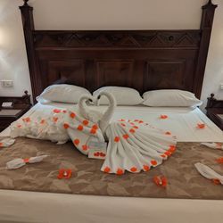 Bridgeport Travel - Shelly told the resort it was a special romantic trip and this is what they put in our room :)