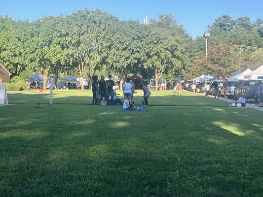 Kings Grant Farmers Market by null