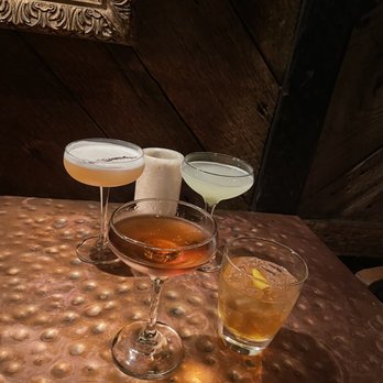 Fox & Hounds Tavern - Cocktails - Pubs Near Me - Saint Louis, Missouri Fox & Hounds Tavern - Cocktails - Pubs Near Me - Saint Louis, Missouri
