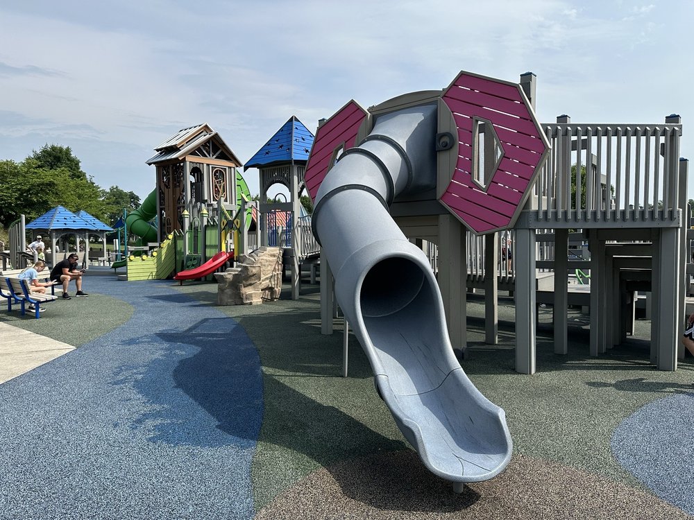 Annie's Playground Logo