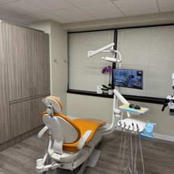 Dlight Dental - Very clean dental station.